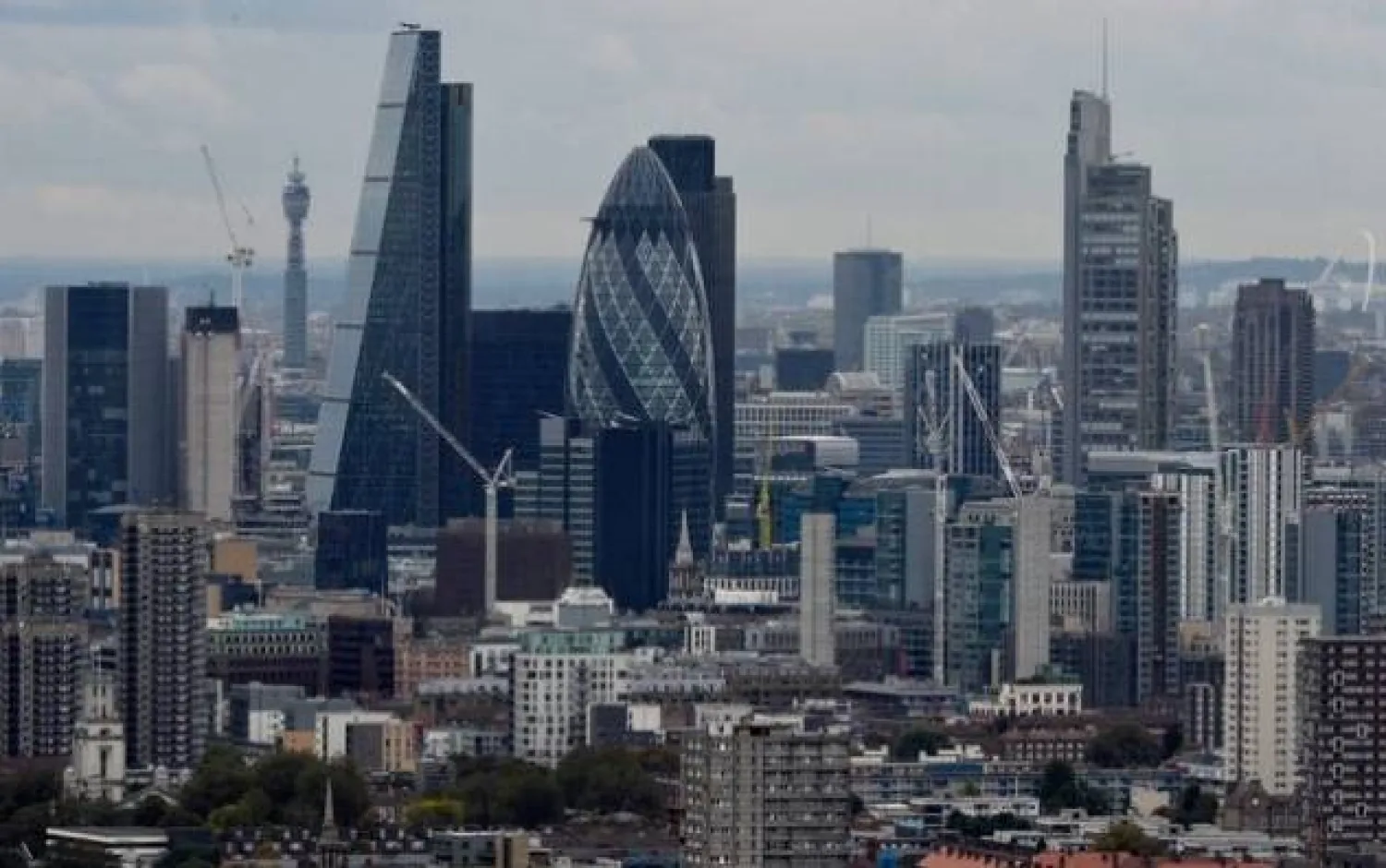 مشهد عام للحيّ المالي في لندن (رويترز)