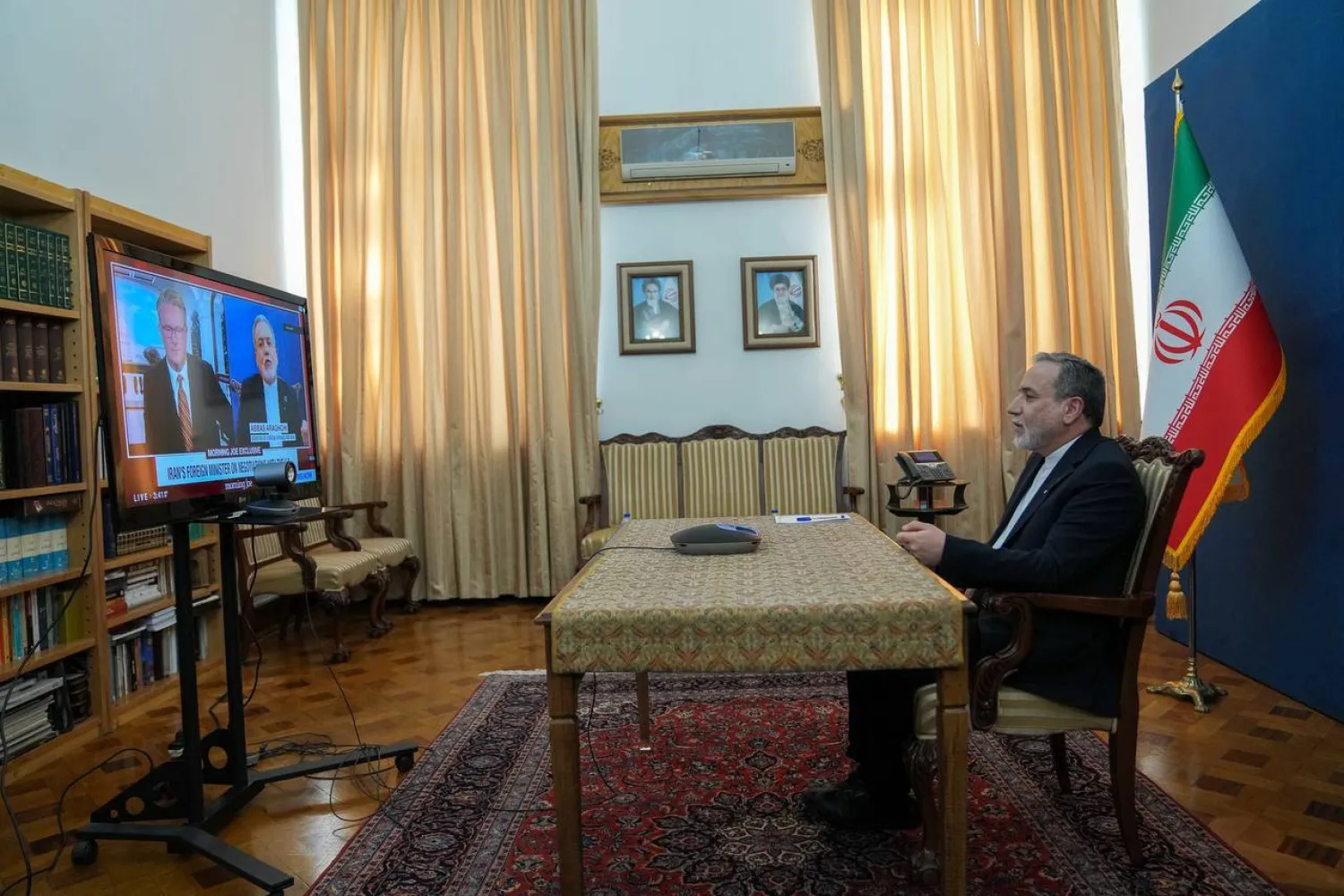 صورة نشرها عراقجي عبر موقعه الرسمي من مقابلته مع قناة «إم إس إن بي سي» الأميركية اليوم 