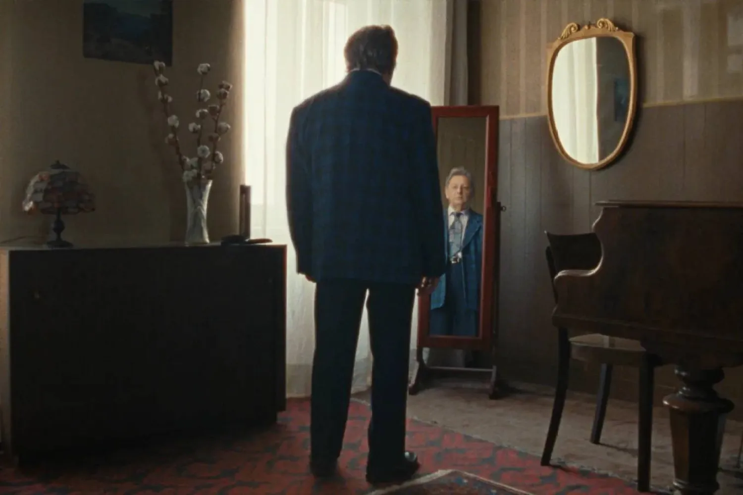 «الرجل الأكثر وحدة في المدينة»... الموسيقى آخر شكل من أشكال الرفقة (مهرجان برلين)