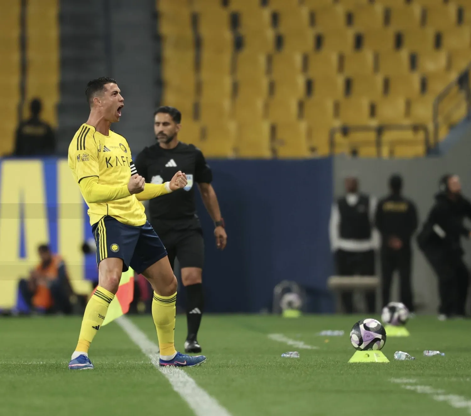 رونالدو محتفلاً بهدفه الثاني في الحزم (تصوير: عبد العزيز النومان)