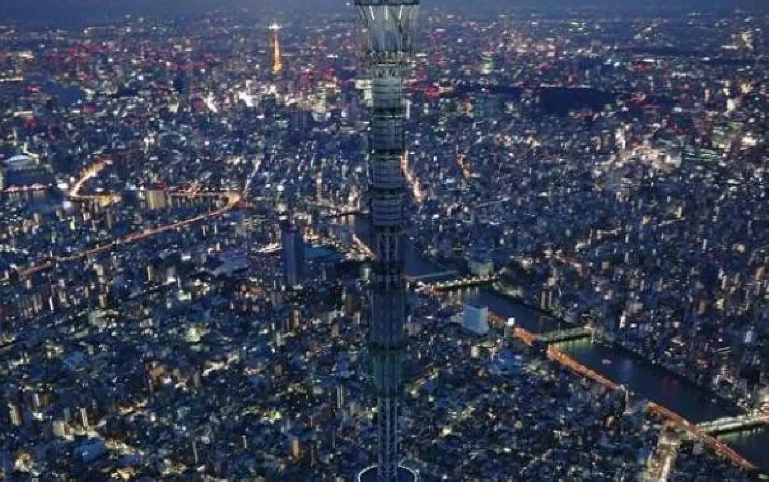 «طوكيو سكاي تري» يعد أطول برج إرسال في العالم (رويترز)