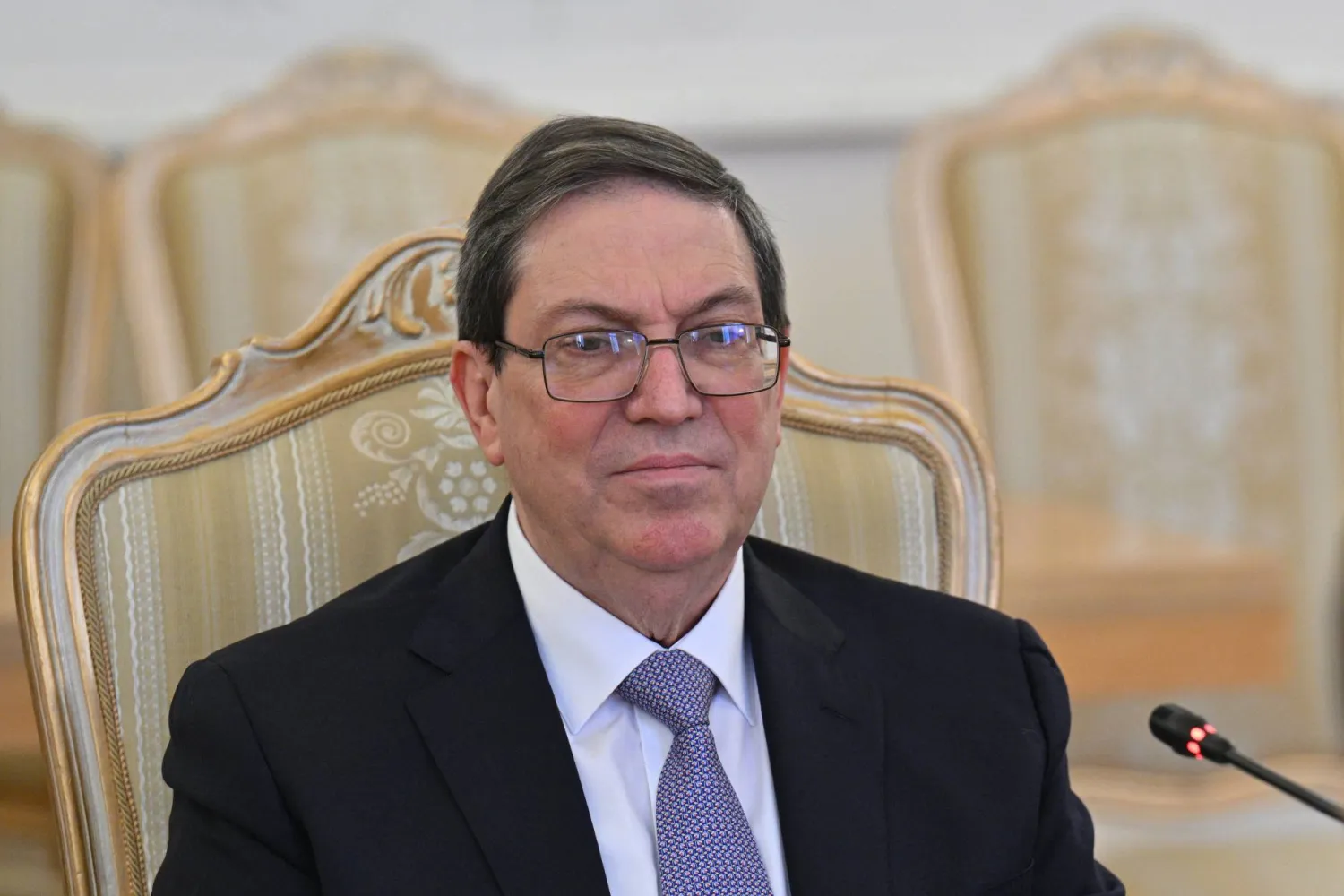 وزير الخارجية الكوبي برونو رودريغيز باريلا يحضر اجتماعاً في موسكو يوم 18 فبراير 2026 (إ.ب.أ)