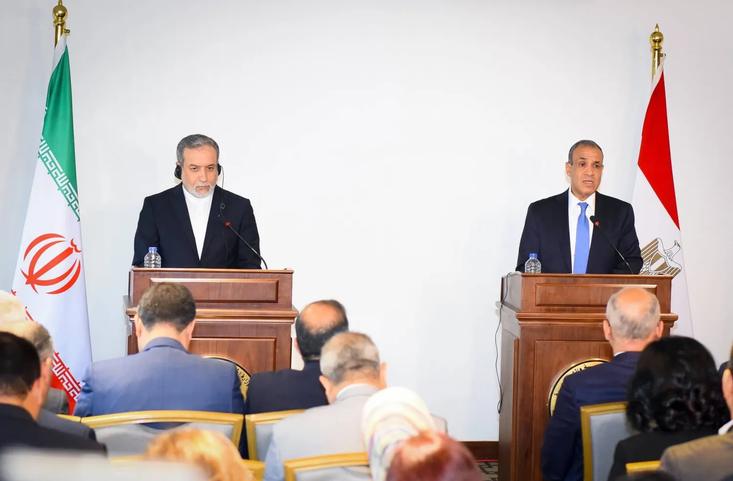 مؤتمر صحافي لوزير الخارجية المصري مع نظيره الإيراني في القاهرة (أرشيفية - الخارجية المصرية)