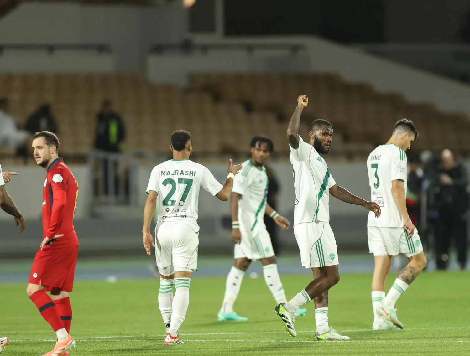 كيسيه يحتفل بهدفه في شباك ضمك (تصوير: عدنان مهدلي) 