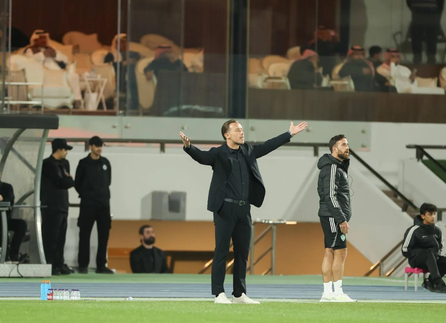 ماتياس يايسله مدرب فريق الأهلي (تصوير: عدنان مهدلي) 