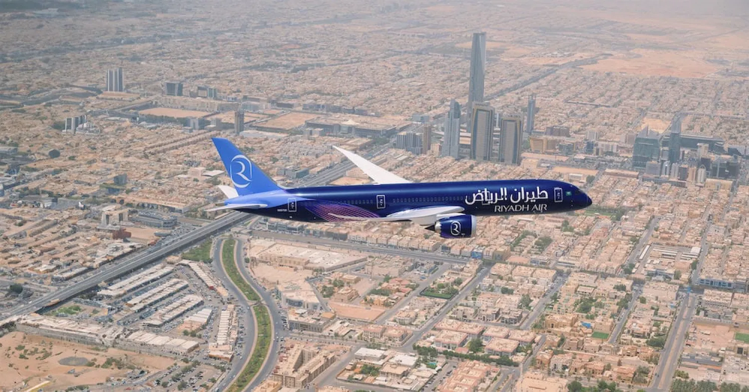 إحدى طائرات «طيران الرياض» تحلق في سماء العاصمة السعودية (صندوق الاستثمارات العامة)