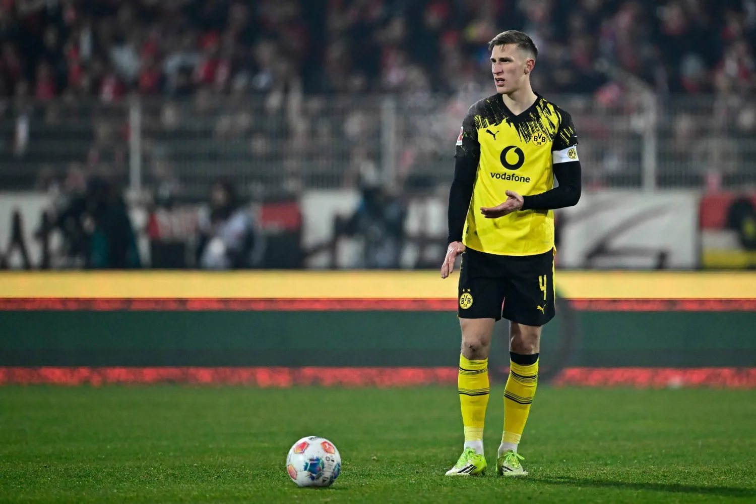 المدافع نيكو شولتيربيك يعود لصفوف دورتموند (أ.ف.ب)