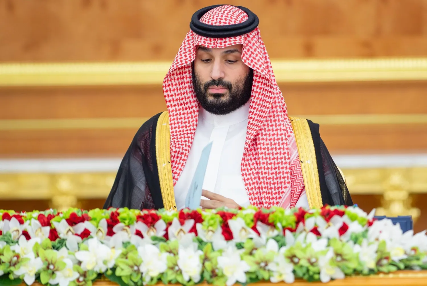 الأمير محمد بن سلمان مترئساً جلسة مجلس الوزراء في جدة الثلاثاء (واس)