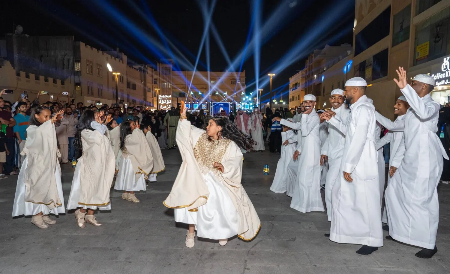 مشهد من مهرجان «أيام سوق الحَبّ» المُقام في الدمام شرق السعودية (الشرق الأوسط)