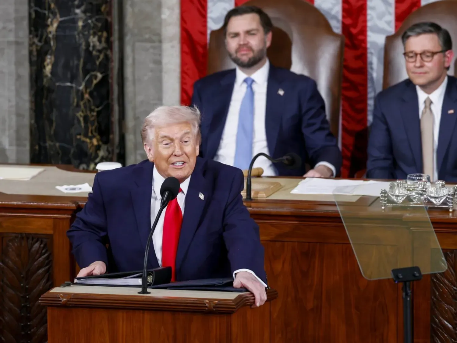 Başkan Trump, Başkan Yardımcısı JD Vance ve Temsilciler Meclisi Başkanı Mike Johnson eşliğinde, salı günü Kongre'nin ortak oturumunda Birliğin Durumu konuşmasını yaptı (EPA)