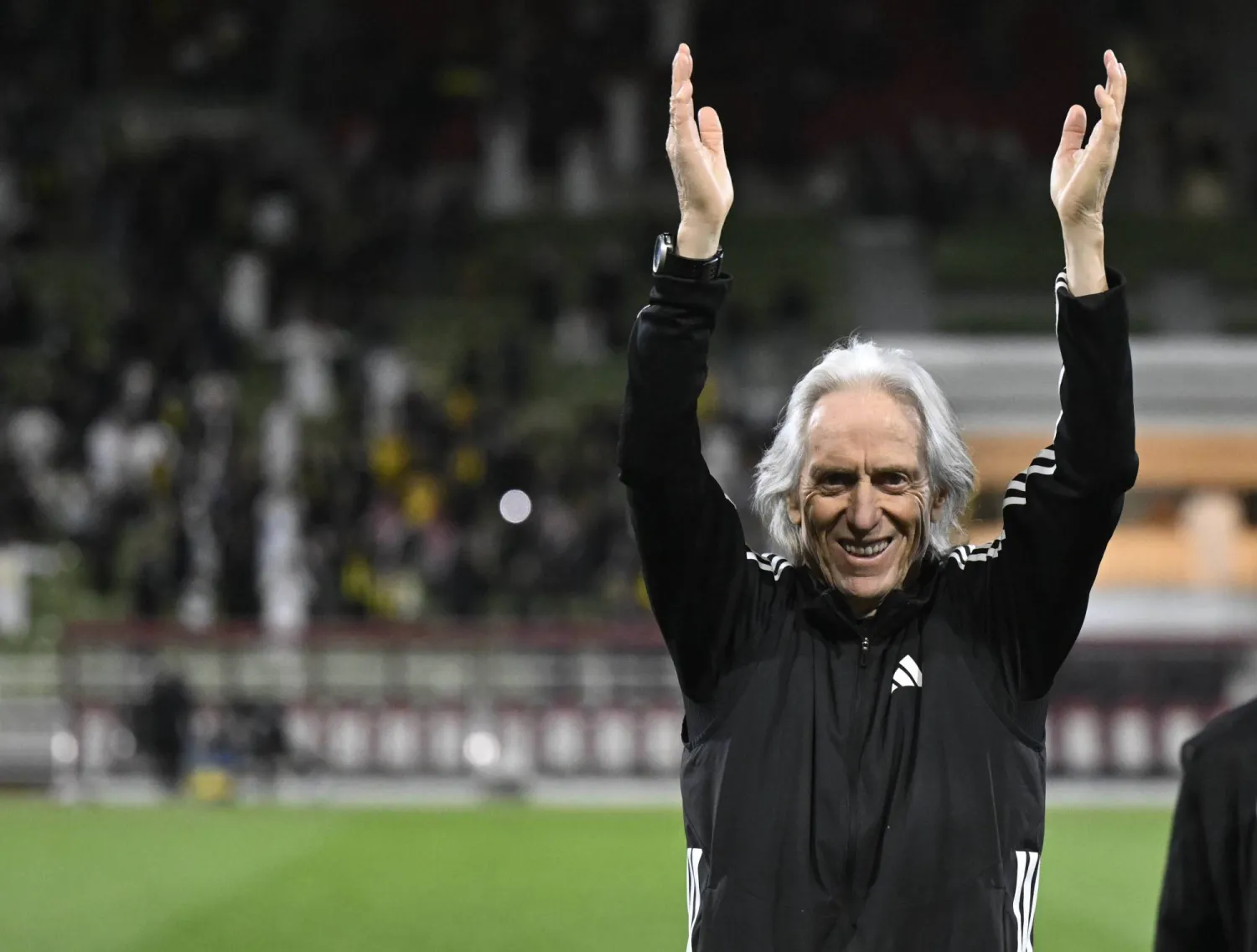 خورخي خيسوس مدرب النصر (تصوير: بشير صالح)