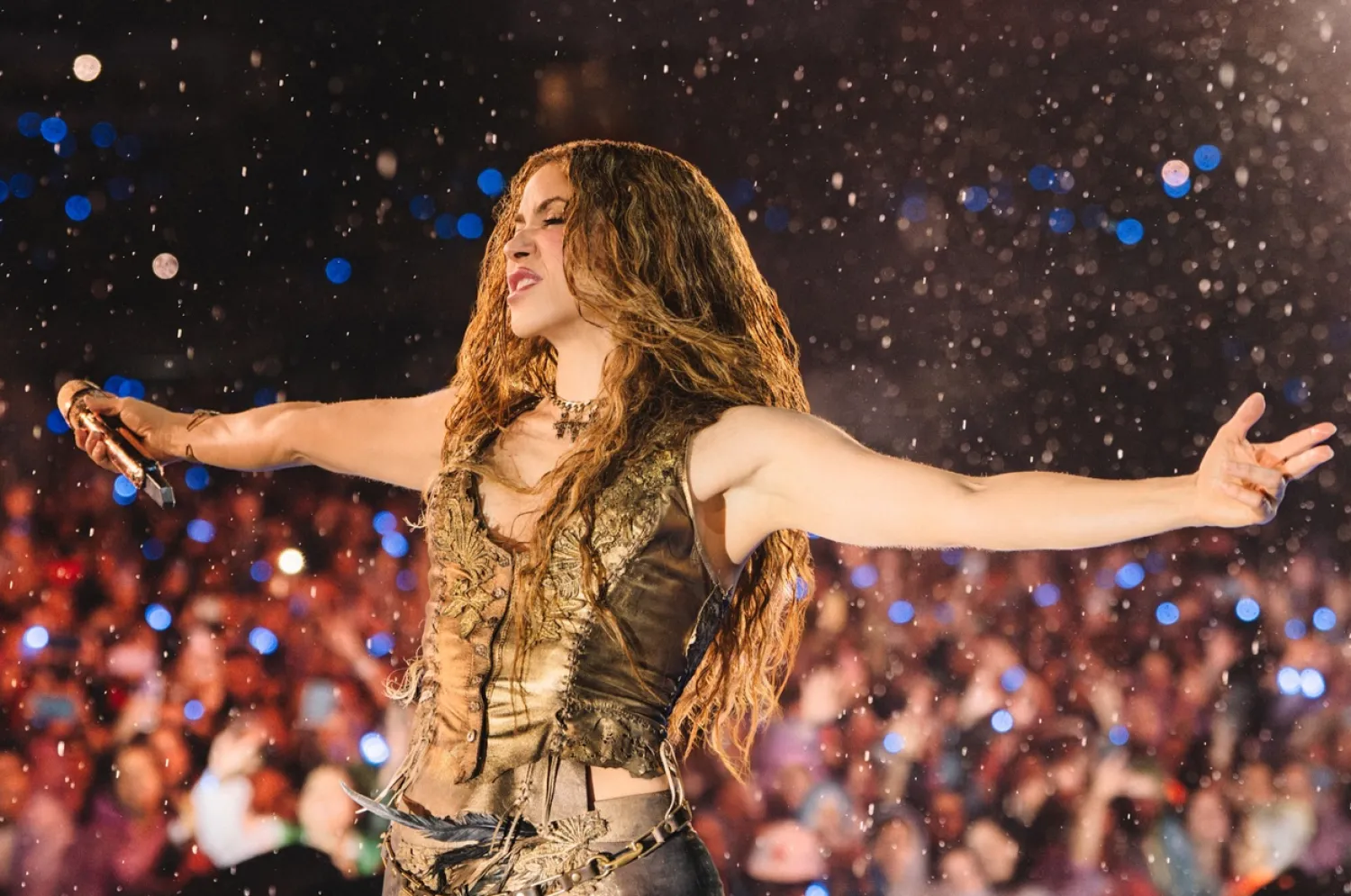 شاكيرا تستعد لجولة في دول عربية (صفحتها على فيسبوك)