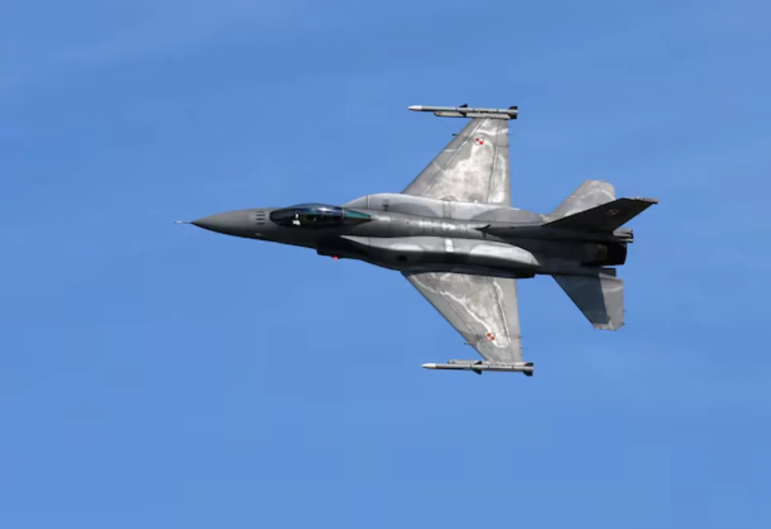 Polish Air Force F-16 performs during Wings Over Baltics Airshow 2019, in Tukums, Latvia, July 21, 2019. REUTERS/Ints Kalnins/File Photo 