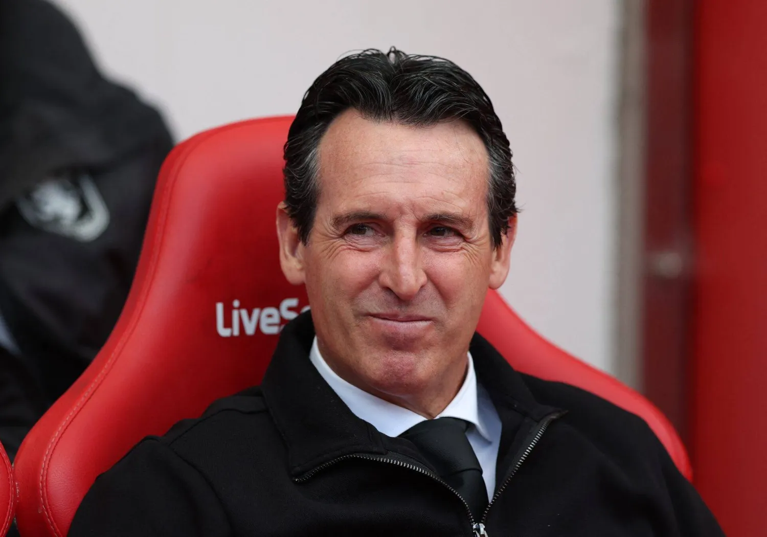 الإسباني أوناي إيمري المدير الفني لفريق أستون فيلا (رويترز)