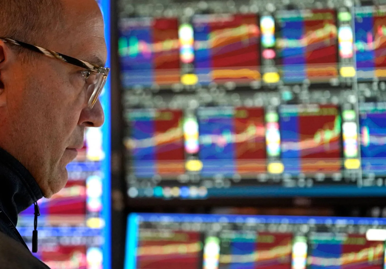 متداول يعمل في بورصة نيويورك (أ.ف.ب)