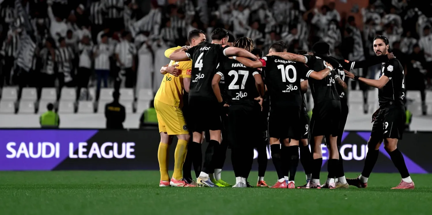 لاعبو الشباب قاتلوا بضراوة أمام الهلال رغم الخسارة (موقع النادي)