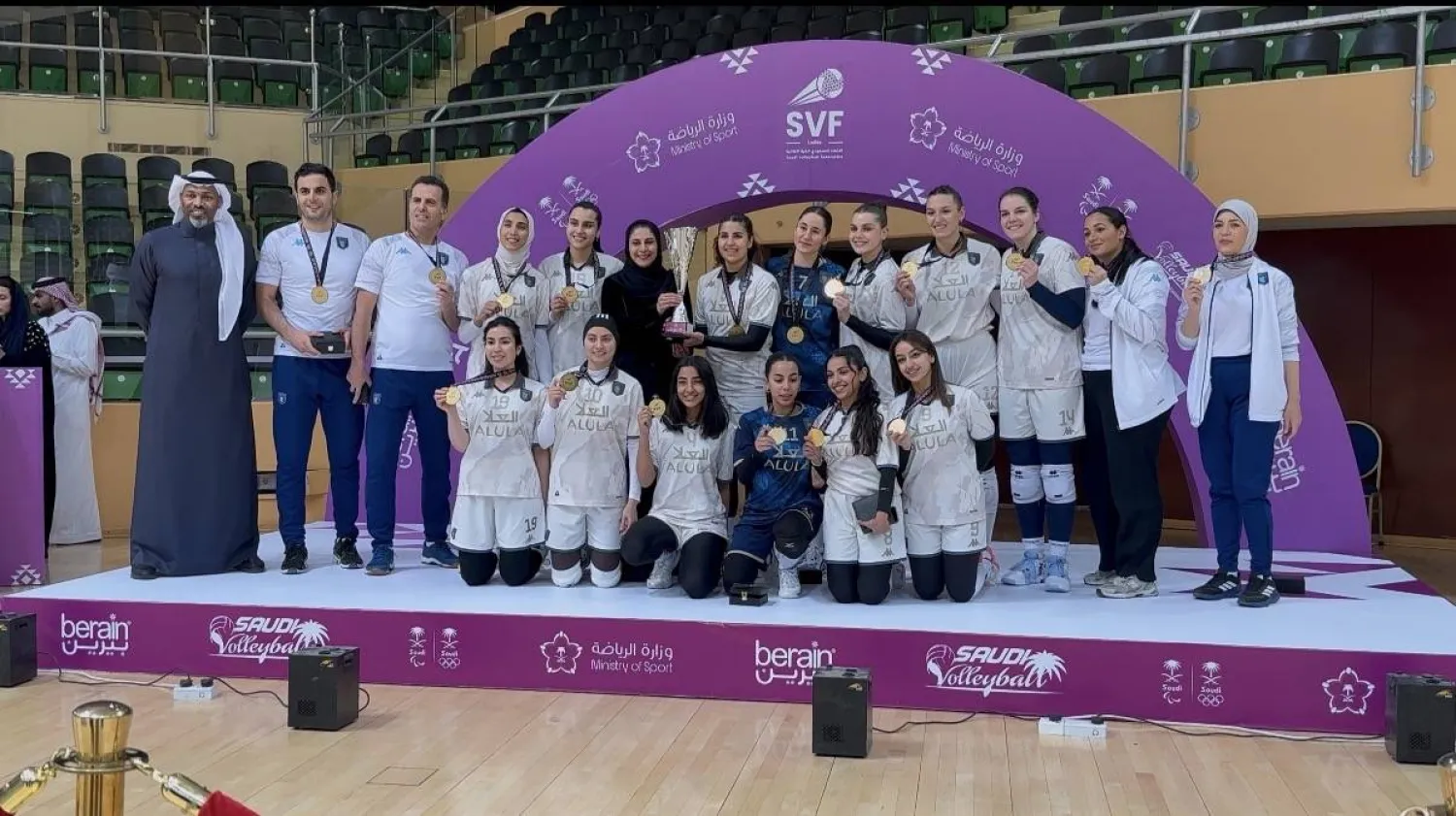 جانب من تتويج فريق العلا بلقب البطولة (الشرق الأوسط)