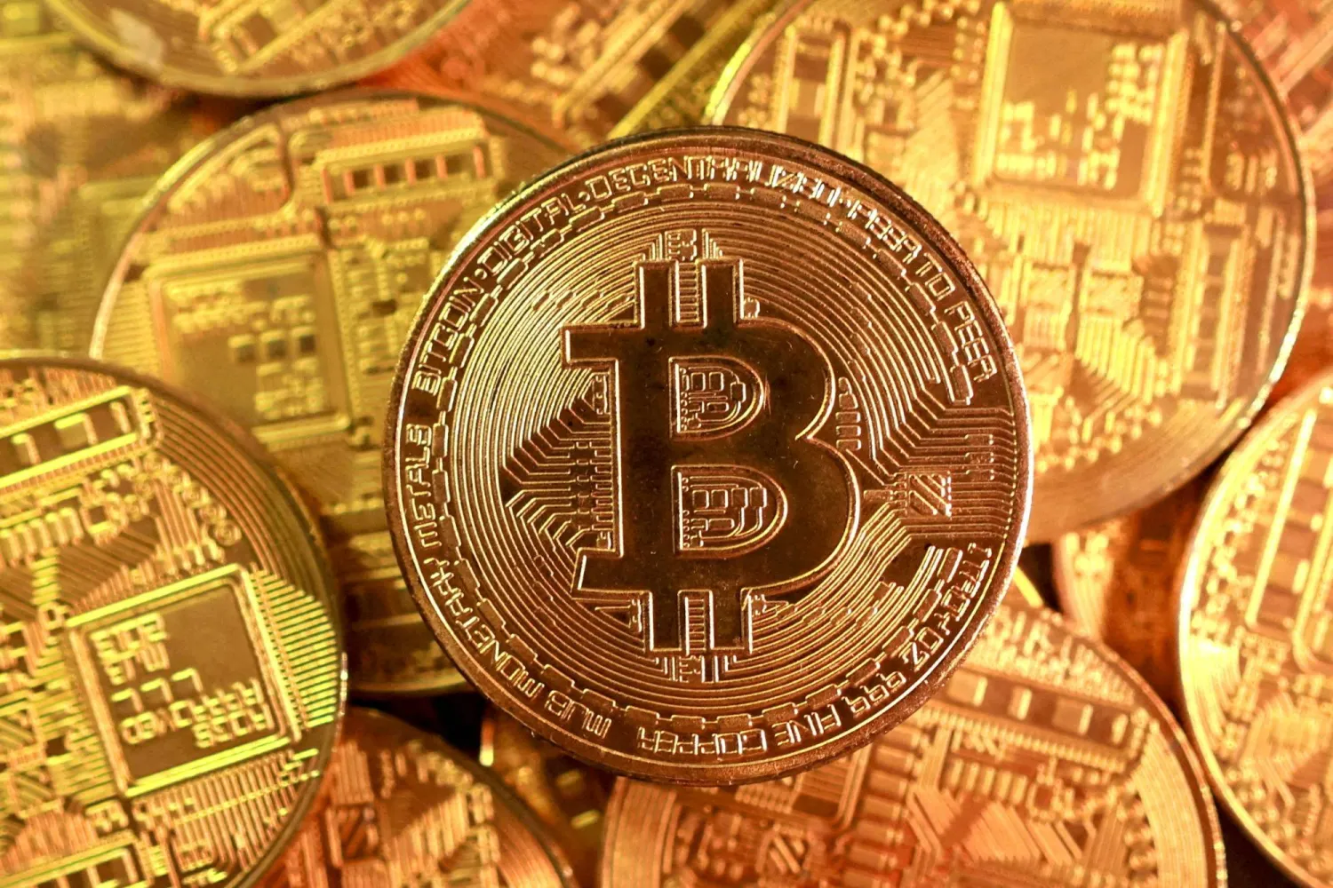 FILE PHOTO: Representation of bitcoin cryptocurrency in this illustration created on September 10, 2025. REUTERS/Dado Ruvic/Illustration//File Photo