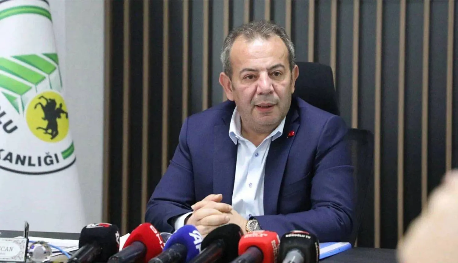 رئيس بلدية بولو غرب تركيا من حزب «الشعب الجمهوري» المعارض تانجو أوزجان اعتقلته السلطات فجر السبت بتهمة الابتزاز (من حسابه في «إكس»)