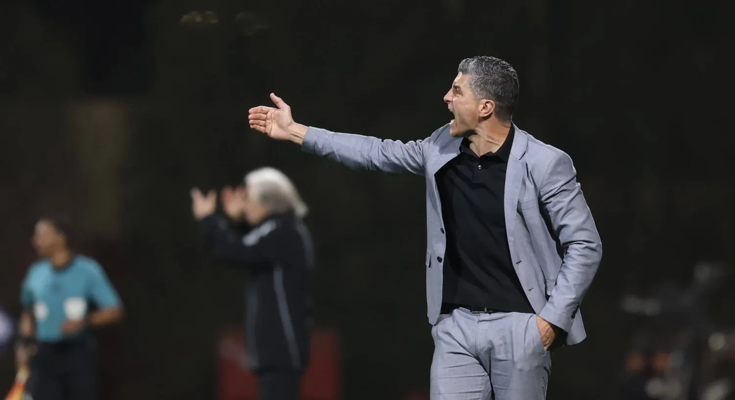 البرتغالي بيدرو مانويل، مدرب فريق الفيحاء (تصوير: عبد العزيز النومان) 