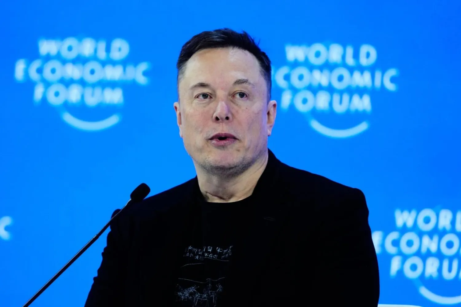 Elon Musk, Anthropic CEO'su Dario Amodei'nin, şirketinin yapay zekasının bilinç kazanmış olabileceğini söylemesinin ardından "yansıtma" yaptığını iddia etti (AP)