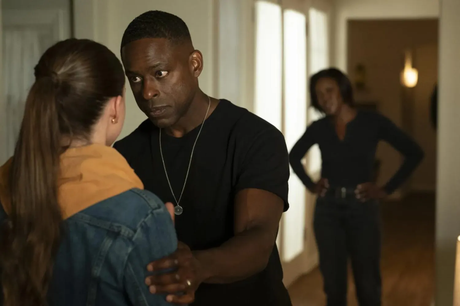 This is Us ve Paradise'ın 49 yaşındaki Emmy ödüllü yıldızı Sterling K. Brown, 2024'te Amerikan Romanı'ndaki (American Fiction) performansıyla Oscar'a aday gösterilmişti (Hulu)