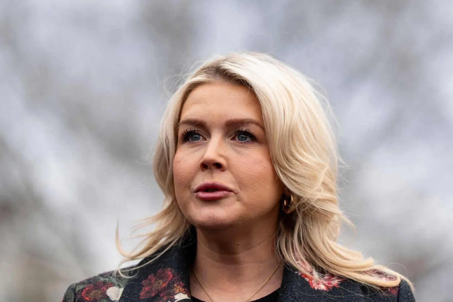 Beyaz Saray Basın Sözcüsü Karoline Leavitt, İran savaşının "muazzam bir başarı" olduğuna "Amerikalıların katıldığı" iddiasında bulunmasının ardından sosyal medyada eleştirilere maruz kaldı. Leavitt, MAGA seçmenlerinin savaşın başarılı olduğuna inandığını gösteren anket sonuçlarını paylaştı ancak neredeyse tüm diğer seçmen gruplarının görüşlerini göz ardı etti (AP)