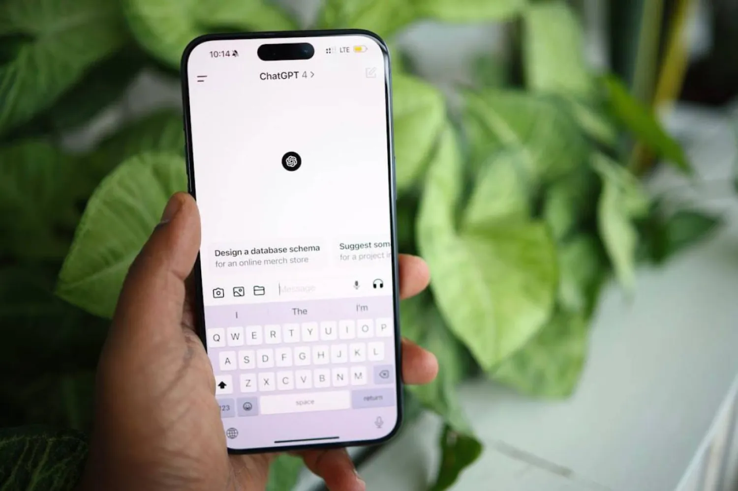 Araştırmacılar, OpenAI'ın ChatGPT'si ve Google'ın Gemini'ı gibi uygulamalara güç veren büyük dil modelleri için yeni bir güvenlik önlemi yöntemi keşfetti (Unsplash)