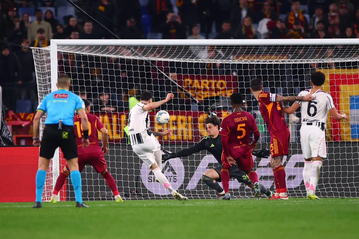 Soccer Football - Serie A - AS Roma v Juventus - Stadio Olimpico, Rome, Italy - March 1, 2026 Juventus' Federico Gatti scores their third goal REUTERS/Guglielmo Mangiapane