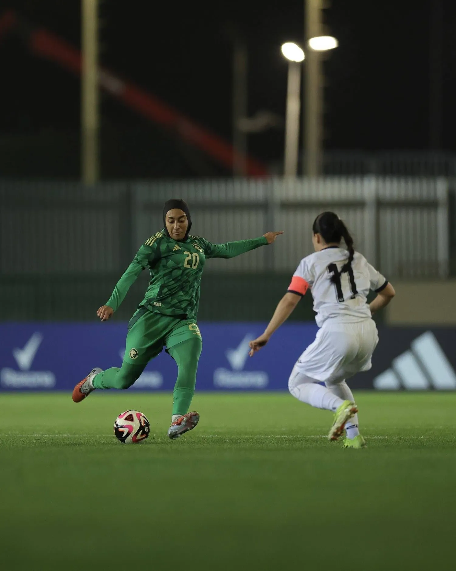 جانب من المواجهة الودية لأخضر السيدات (الشرق الأوسط) 