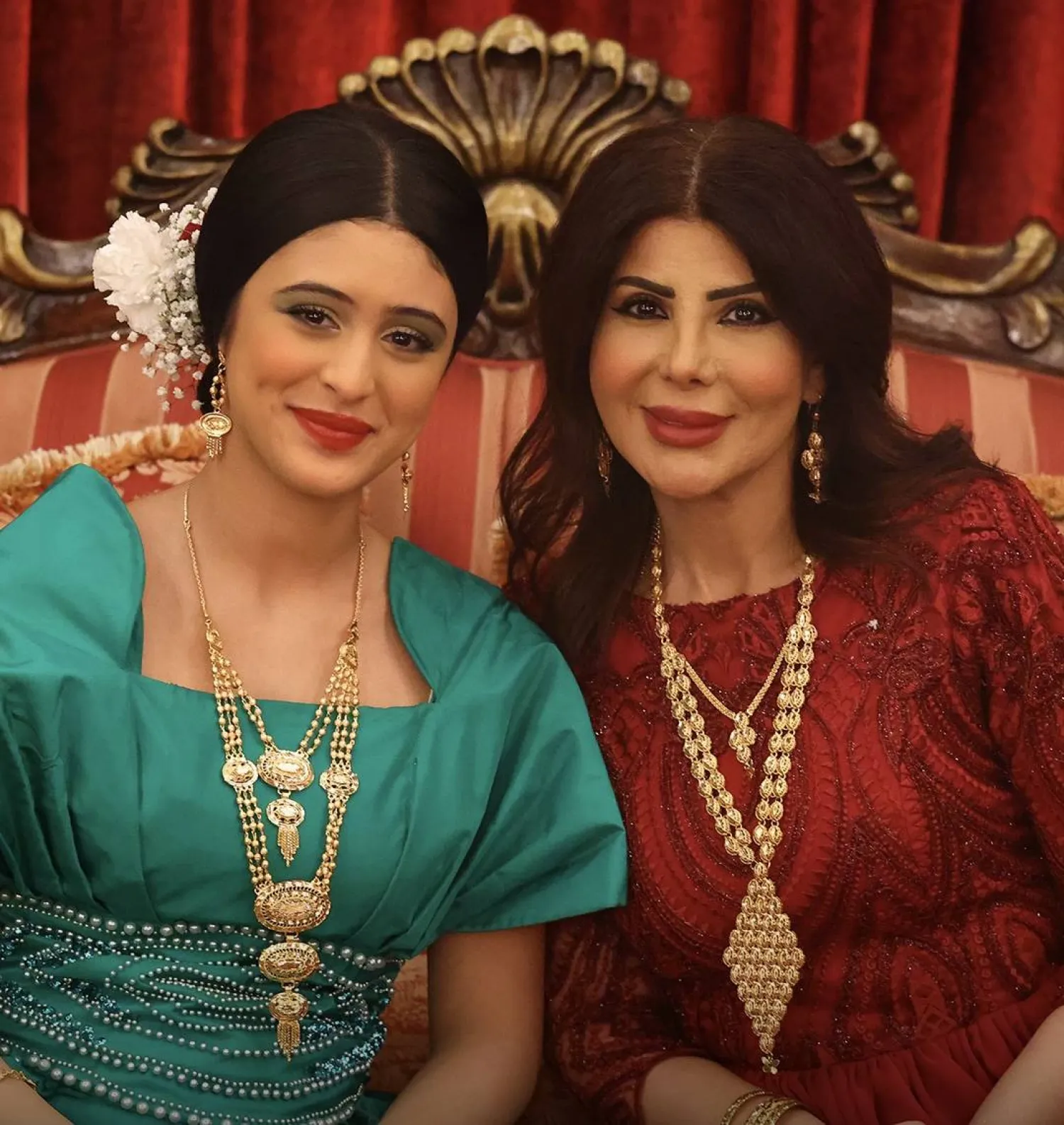 إلهام الفضالة وأحلام التميمي في مشهد من مسلسل «غلط بنات» (شاهد)