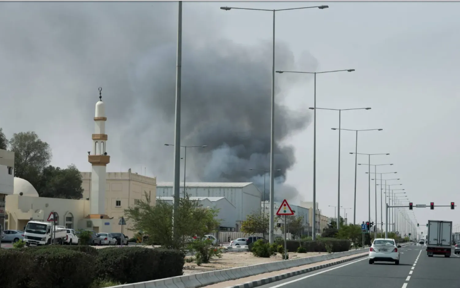 أحبطت الدفاعات القطرية محاولات لاستهداف مطار حمد الدولي (رويترز)