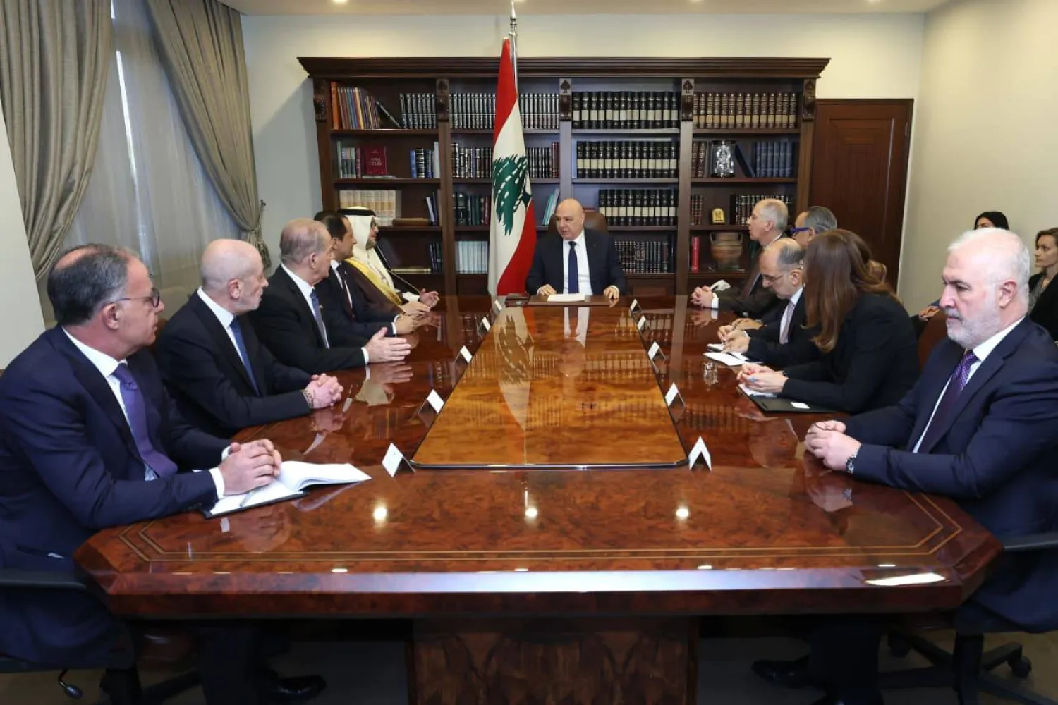 لقاء الرئيس عون مع سفراء «اللجنة الخماسية» حيث أكد أنه لا رجوع عن قرار الحكومة (رئاسة الجمهورية)