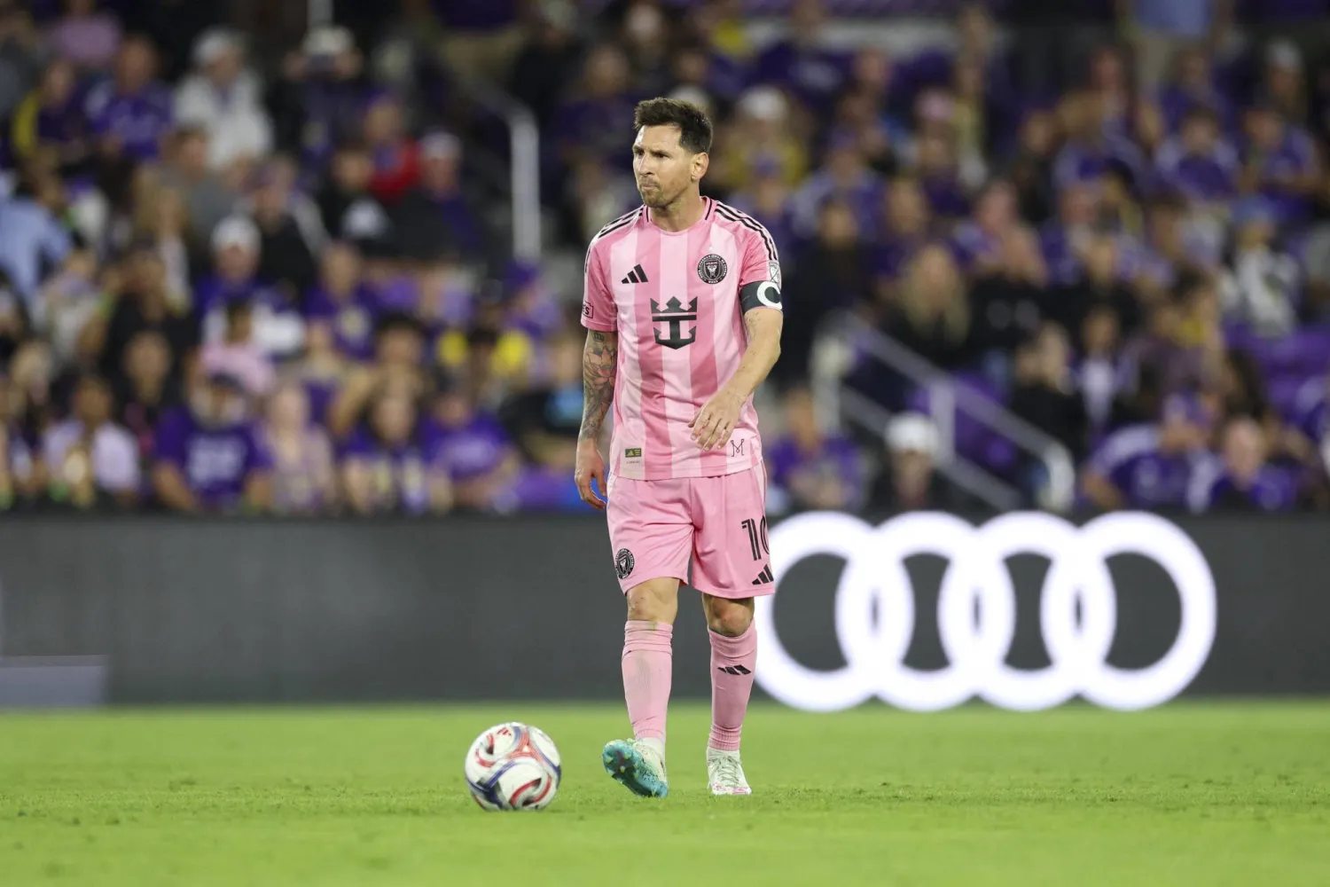 غياب ميسي عن مباراة يكلّف 300 ألف يورو (رويترز)