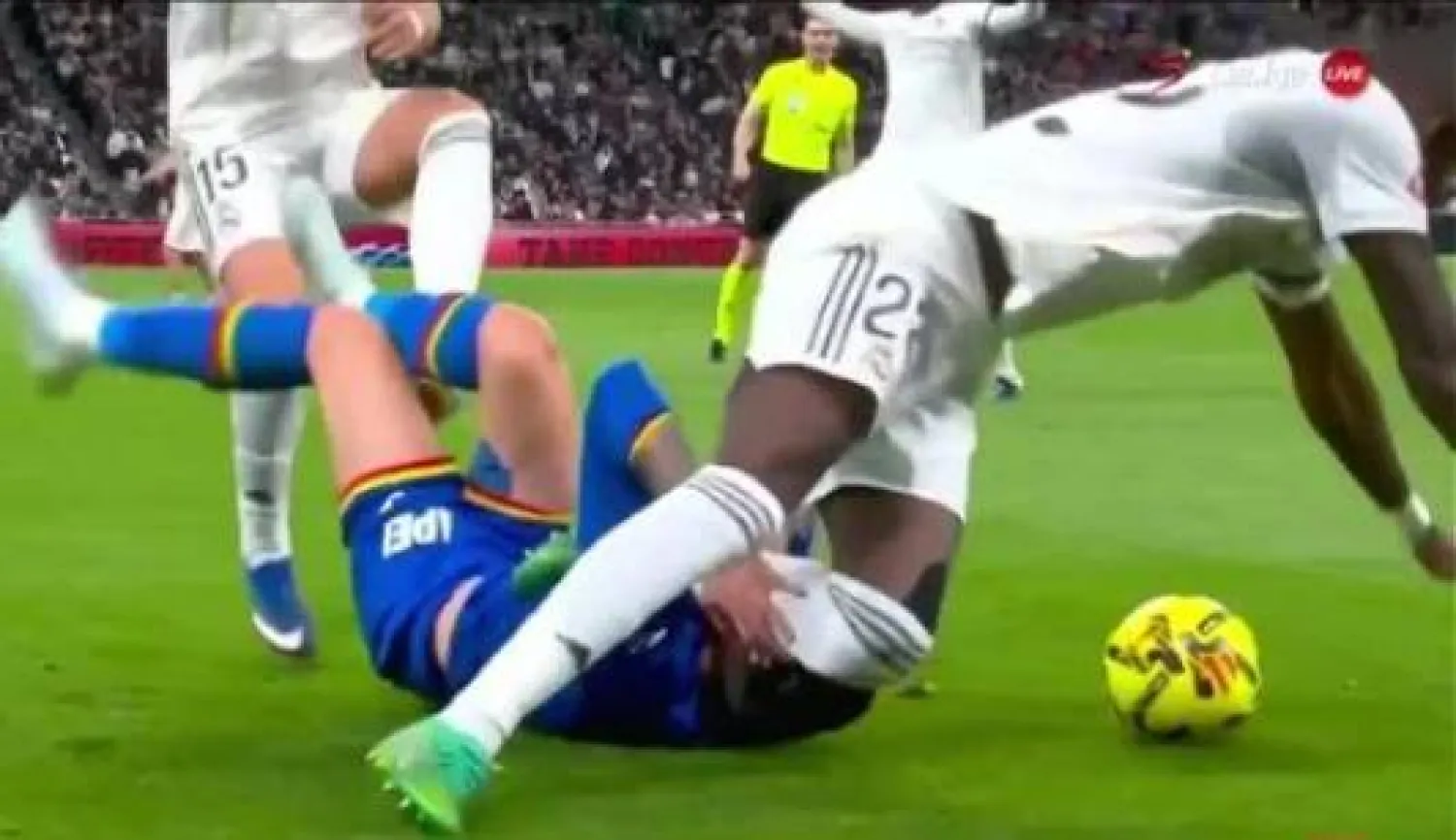 روديغر لحظة إصابته لريكو بوجهه بمواجهة الريال وخيتافي (الناقل الرسمي)