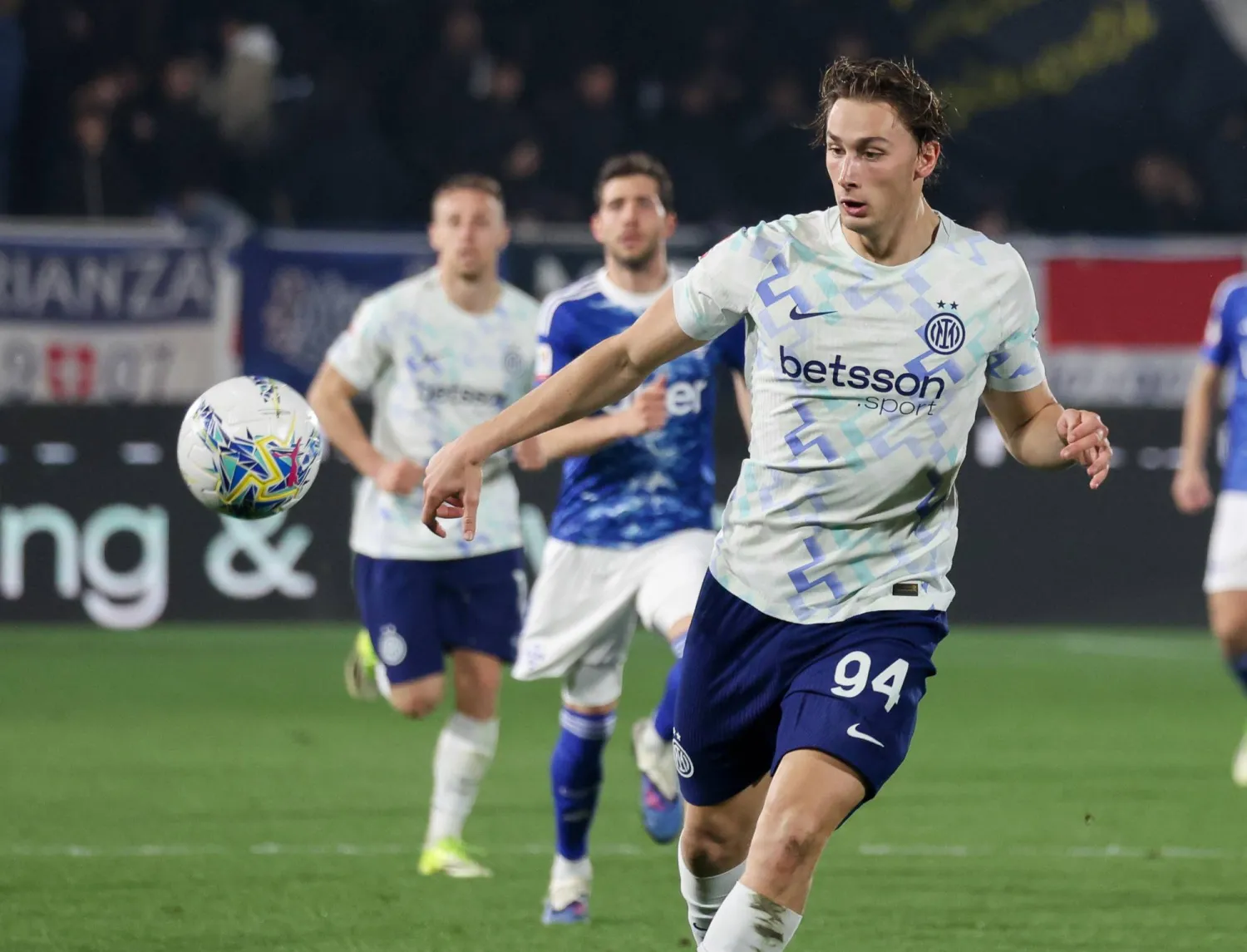 التعادل السلبي حكم مواجهة كومو وانتر ميلان (إ.ب.أ)