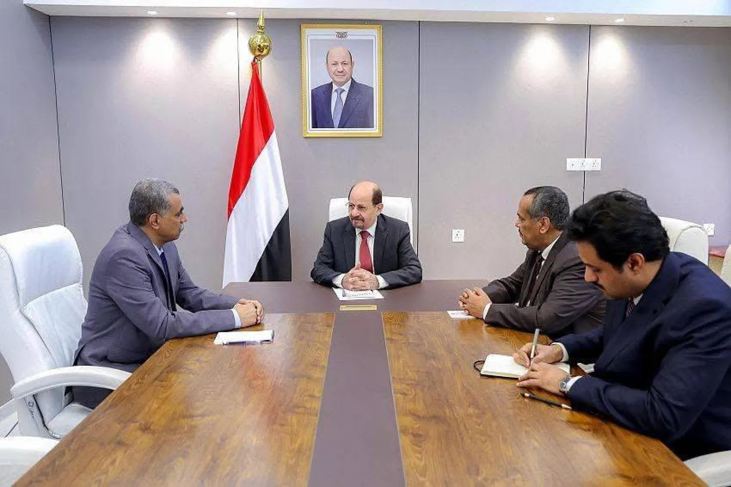 الحكومة اليمنية تشدد على تفعيل اجهزة الرقابة ومكافحة الفساد (إعلام حكومي)