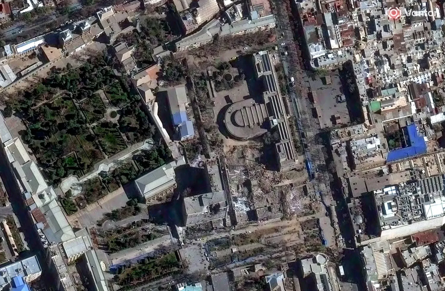 Savaş beşinci gününe girdi... Yoğun bombardıman devam ediyor ve Hamaney’in veda töreni başlıyor