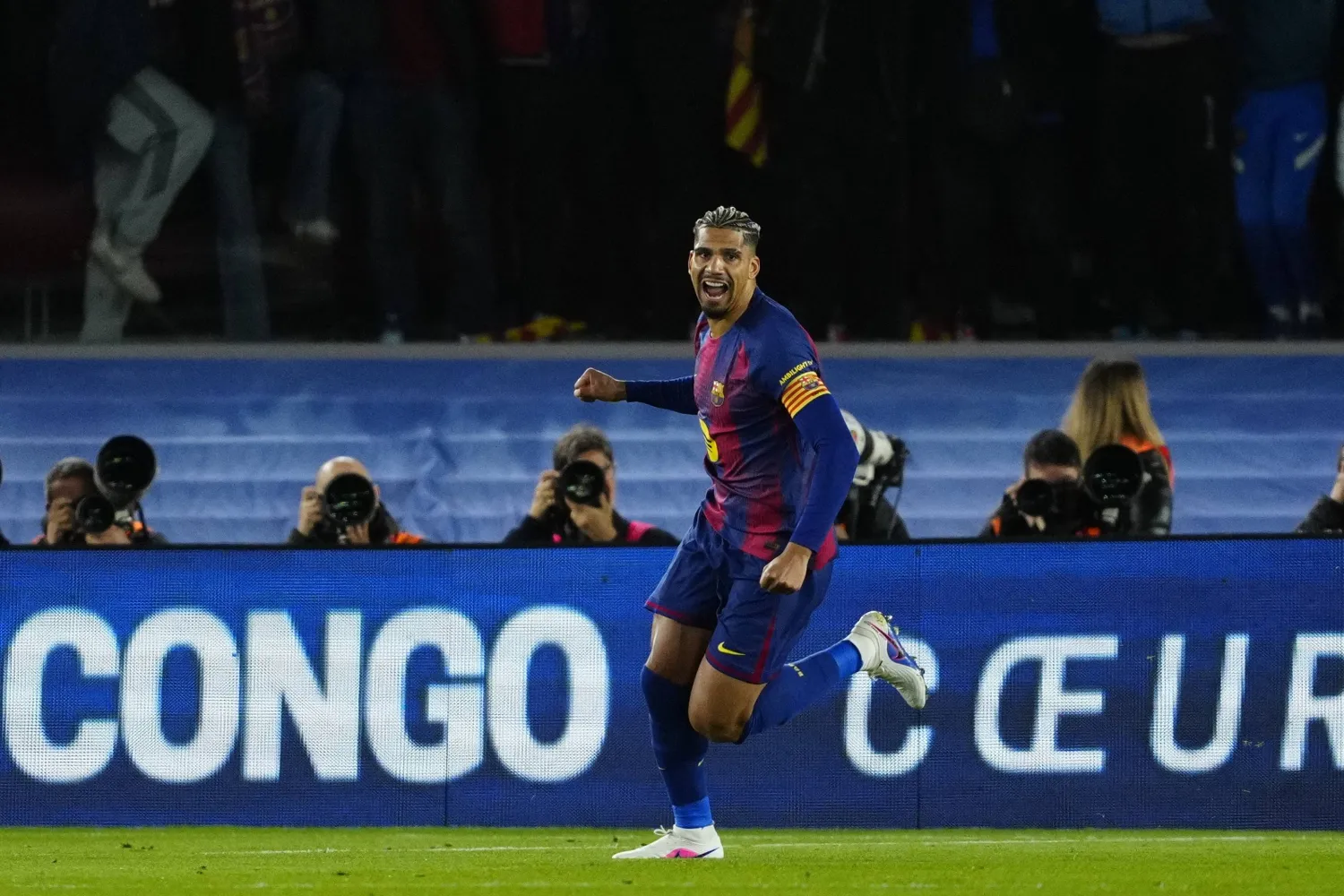 الأوروغواياني رونالد أراوخو (إ.ب.أ)