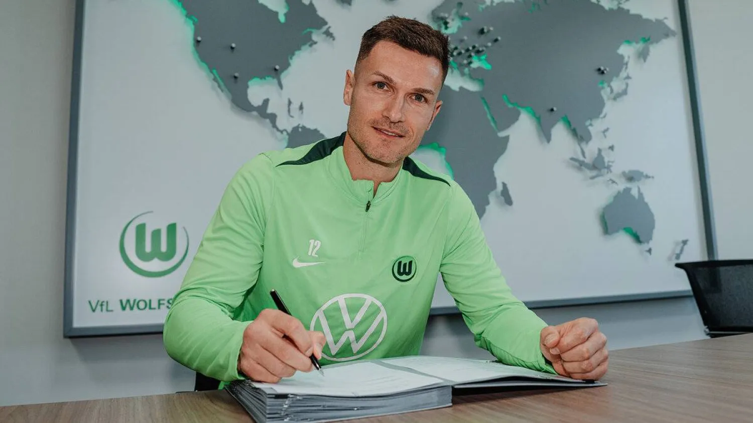 النمساوي بافاو بيرفان يجدد عقده مع فولفسبورغ (موقع النادي)