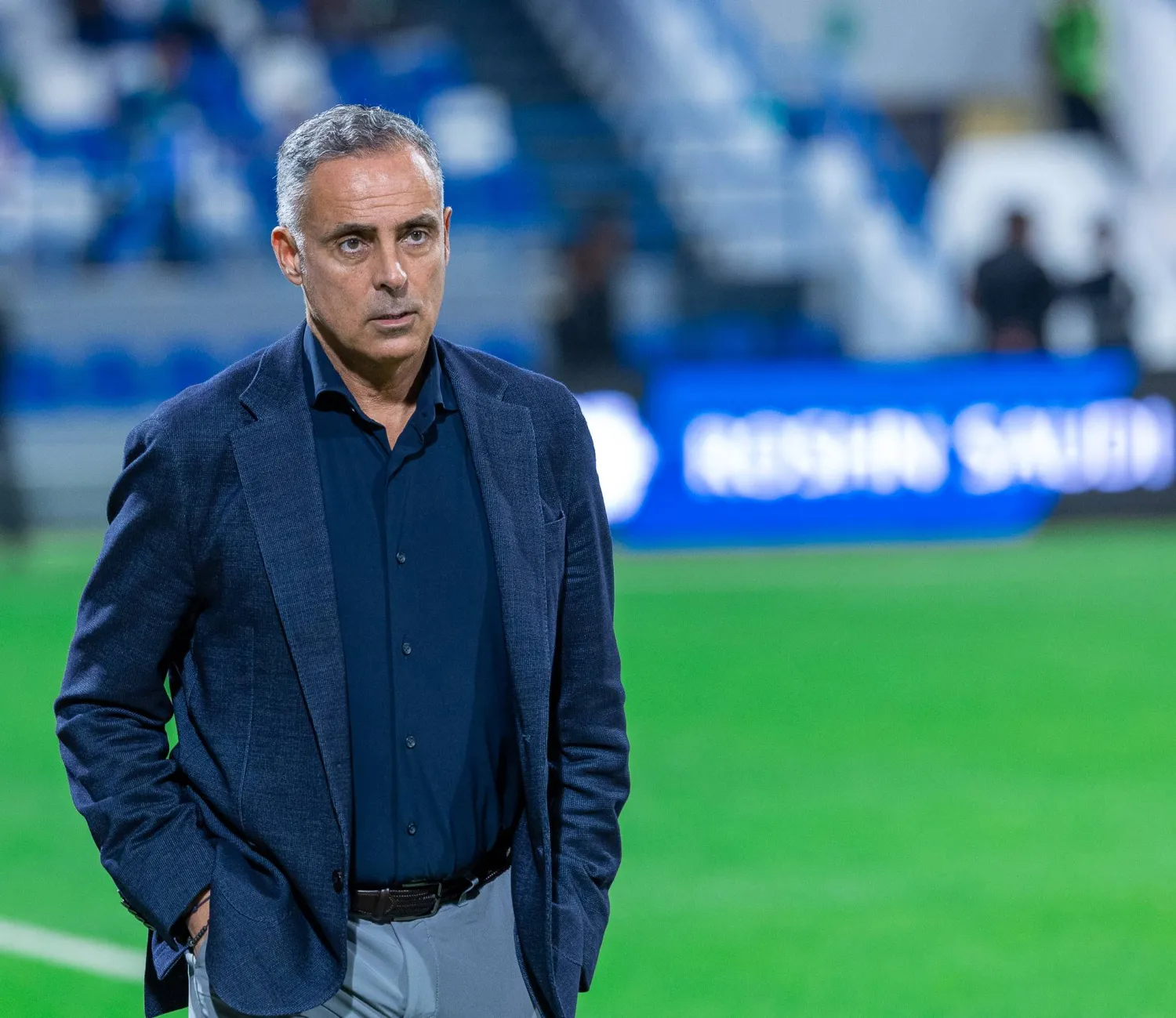 غوميز مدرب الفتح (تصوير: عيسى الدبيسي)