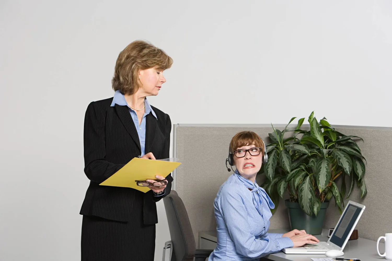 هل تتعقبك أدوات «مراقبة الموظفين» بالذكاء الاصطناعي؟