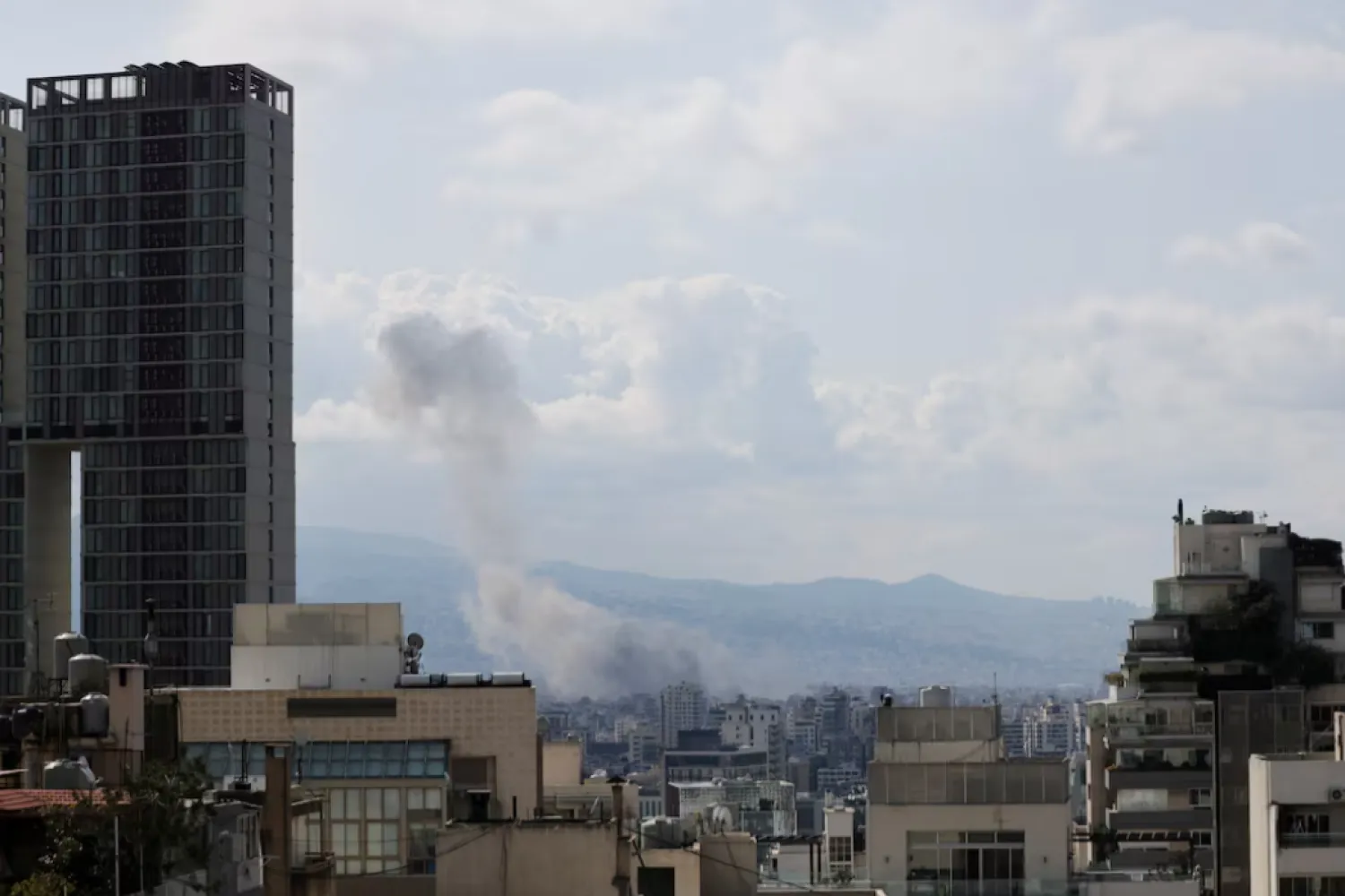 Smoke rises after an Israeli strike on Beirut's southern suburbs, following an escalation between Hezbollah and Israel, amid the US-Israeli conflict with Iran, Lebanon, March 4, 2026. REUTERS/Khalil Ashawi 