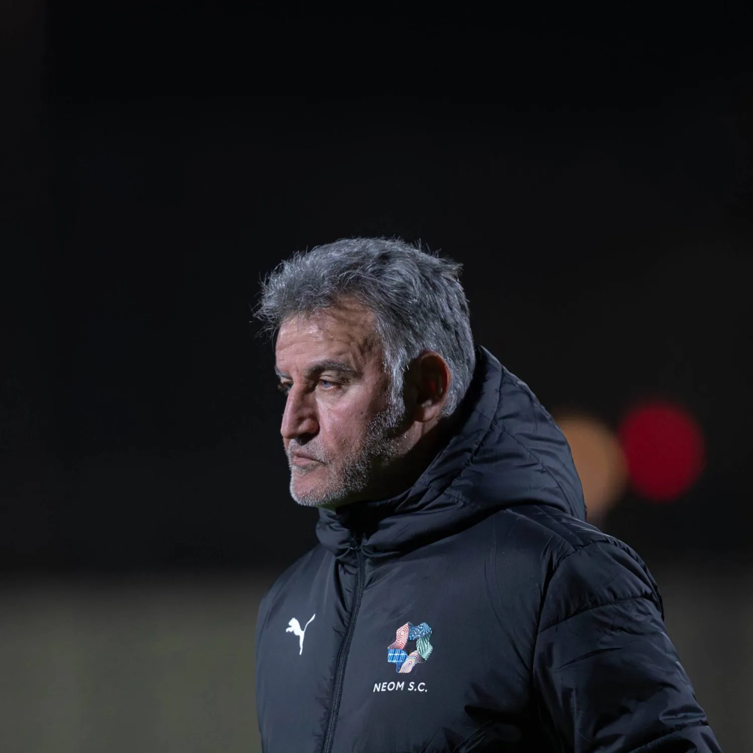 غالتييه مدرب نيوم (موقع النادي)