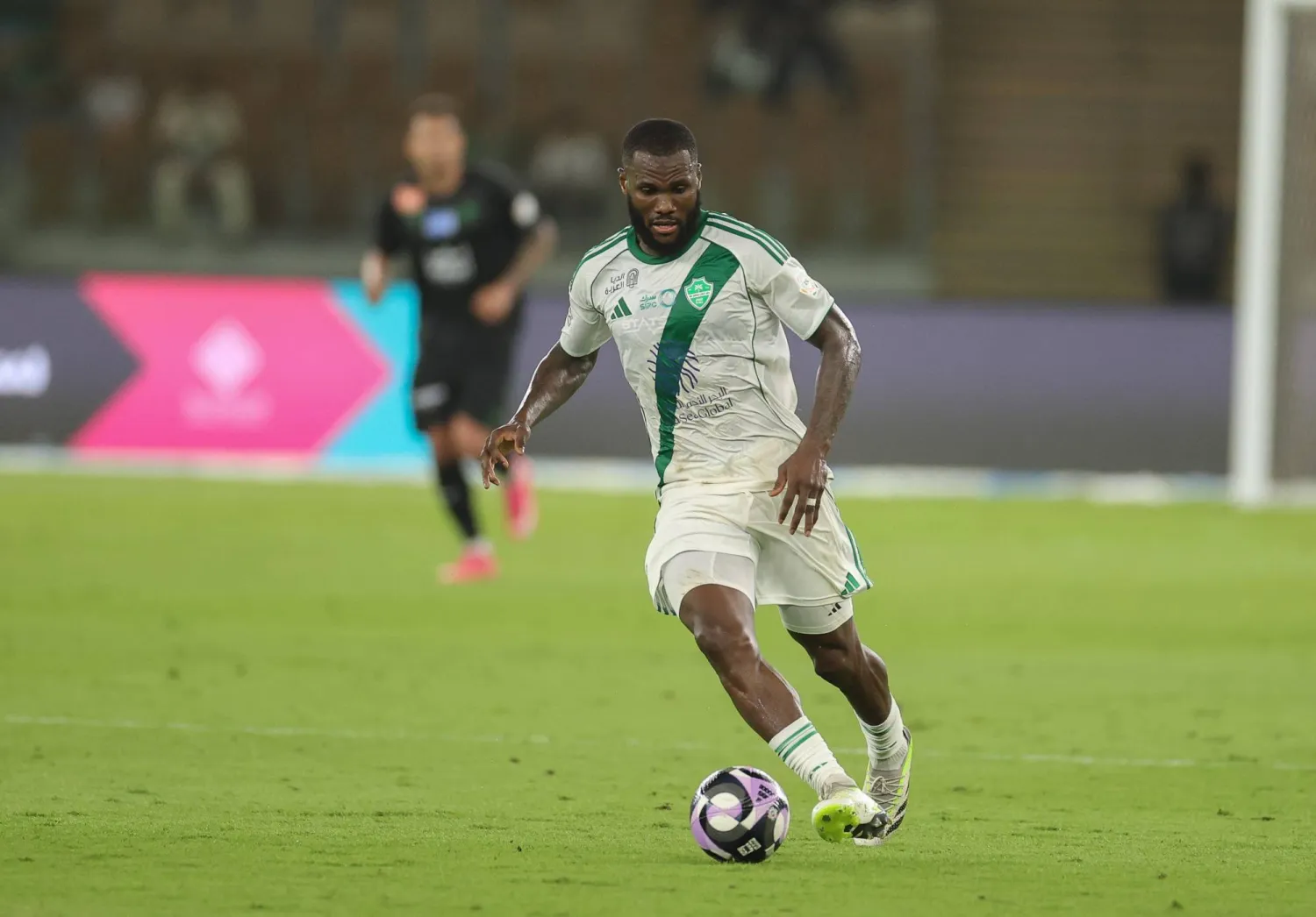 كيسي رمانة الوسط الأهلاوية (تصوير: عدنان مهدلي)