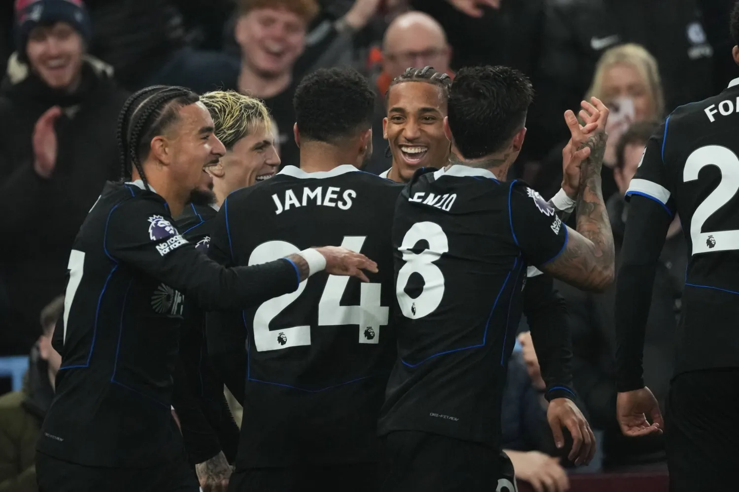  Chelsea's Joao Pedro, center, celebrates after scoring his side's fourth goal during the English Premier League soccer match between Aston Villa and Chelsea in Birmingham, England, Wednesday, March 4, 2026. (AP) 