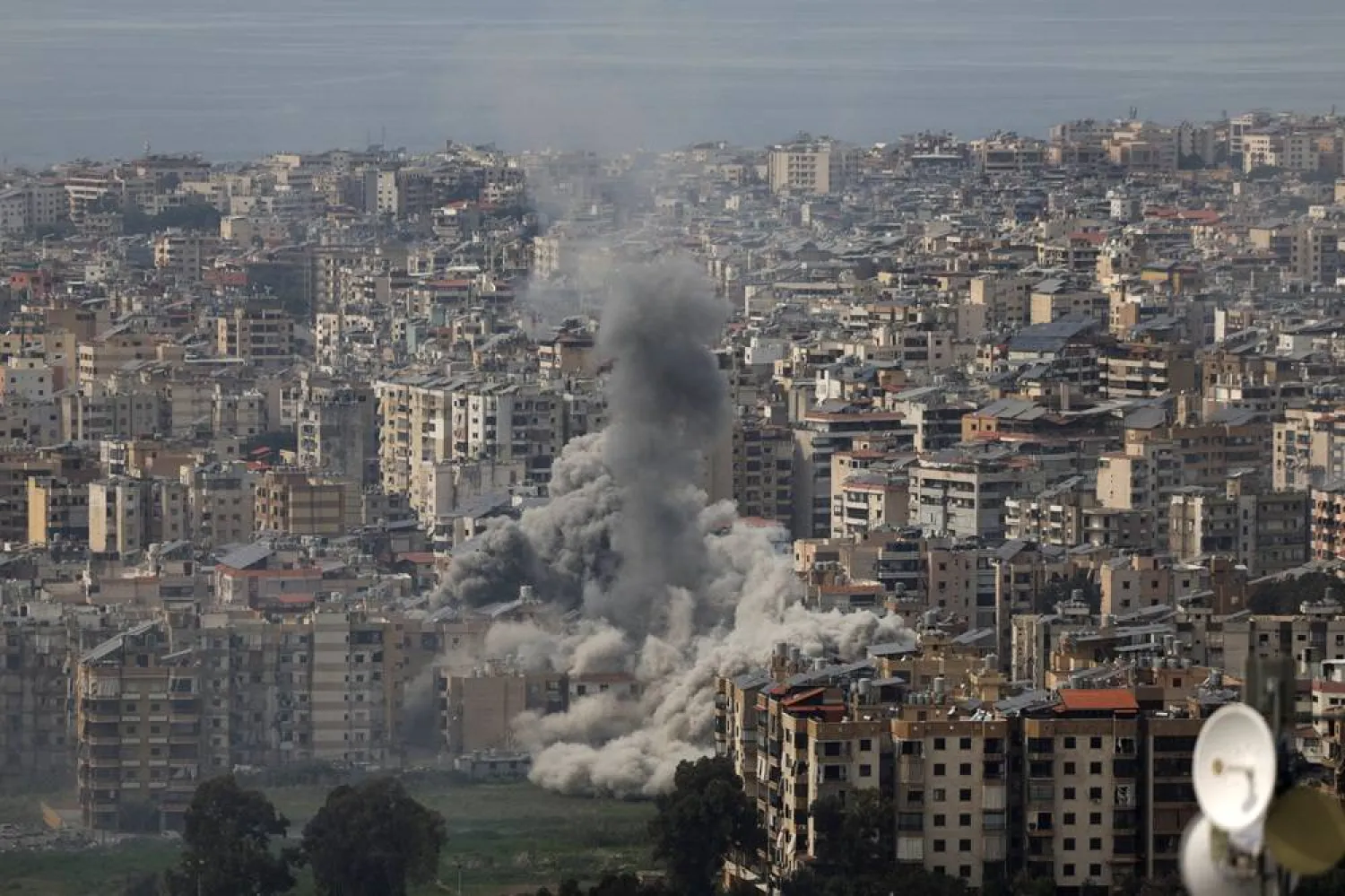  Smoke rises after an Israeli strike on Beirut's southern suburbs, following an escalation between Hezbollah and Israel amid the US-Israeli conflict with Iran, Lebanon, March 6, 2026. (Reuters)