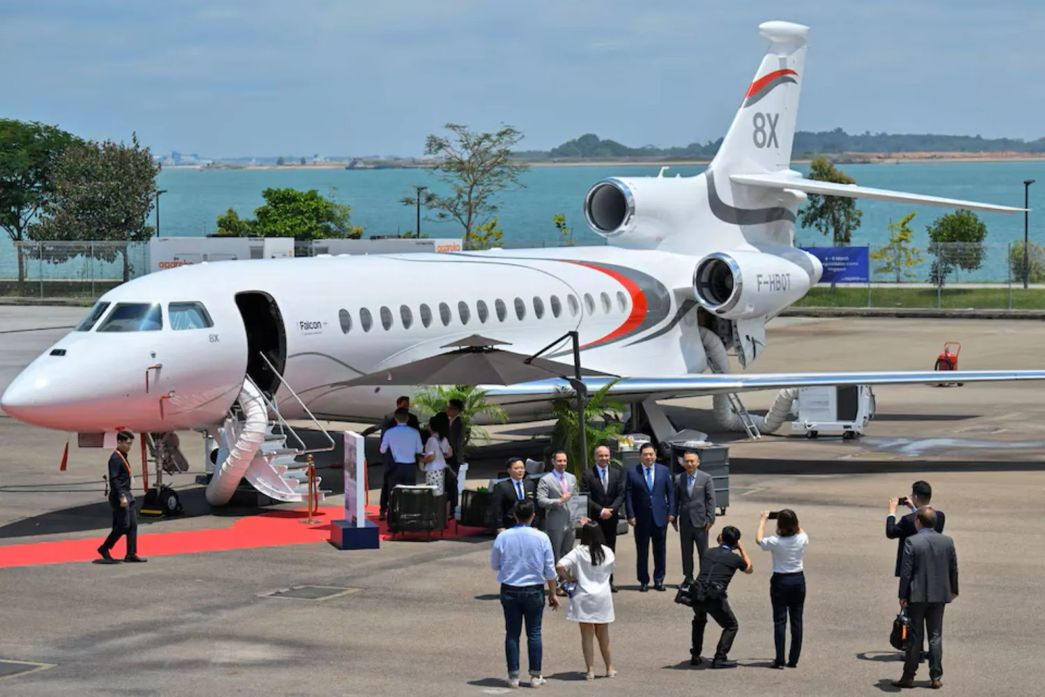 طائرة نفاثة خاصة خلال معرض في شنغهاي الصينية العام الماضي (أرشيفية - رويترز)