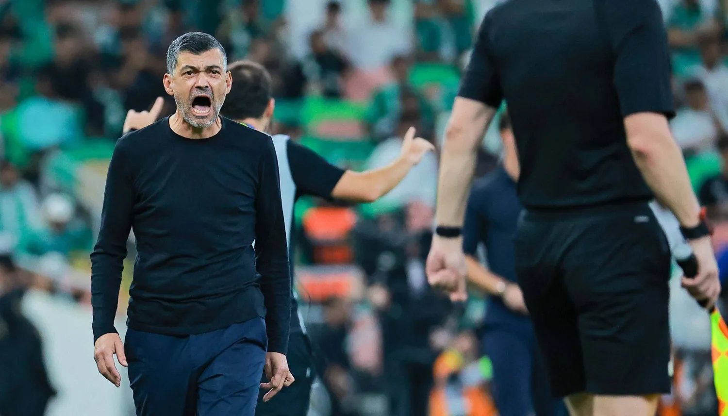 البرتغالي سيرجيو كونسيساو مدرب فريق الاتحاد (تصوير: محمد المانع) 