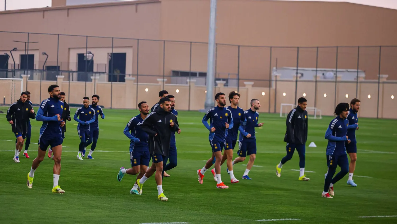 لاعبو النصر خلال تدريباتهم الأخيرة (موقع النادي)